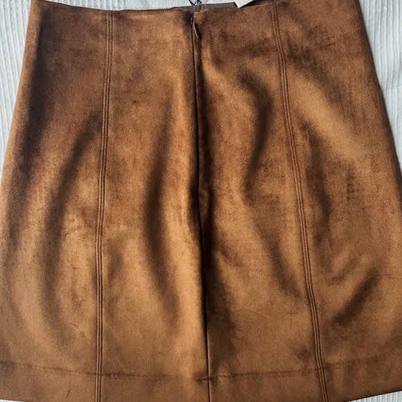 Aritzia Babaton Modern Mini Skirt - Picture 2 of 2